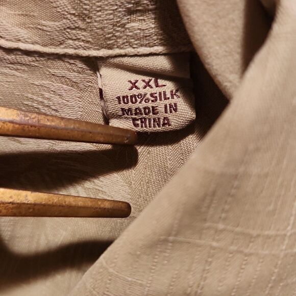 Tommy Bahama 100% Silk Aloha Hawaiian Shirt XXL - Picture 3 of 3